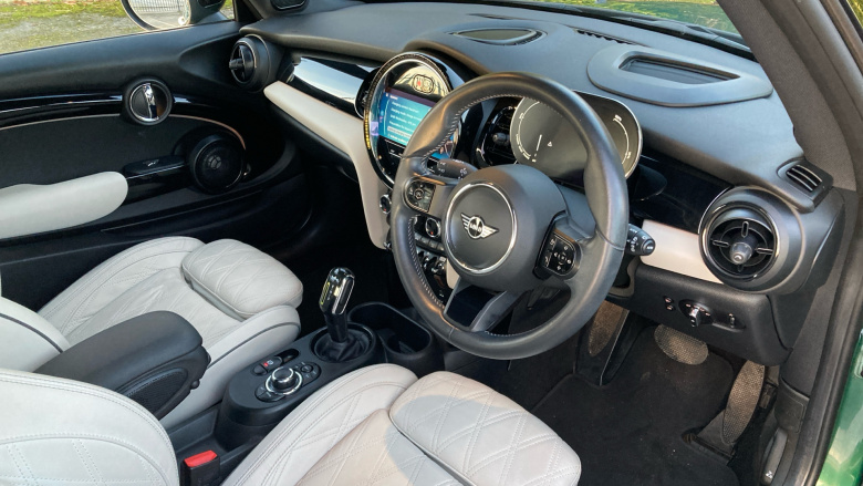 MINI Hatchback 135kW Cooper S Level 3 33kWh 3dr Auto Electric Hatchback